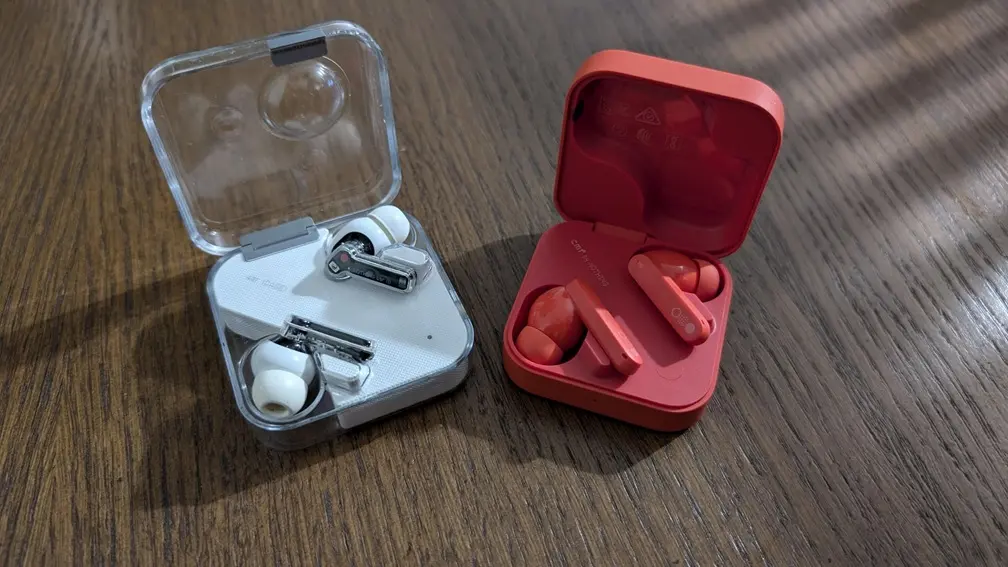 هدفون بلوتوثی ناتینگ CMF Buds Pro 2 با قابلیت حذف نویز فعال در یک محیط شلوغ